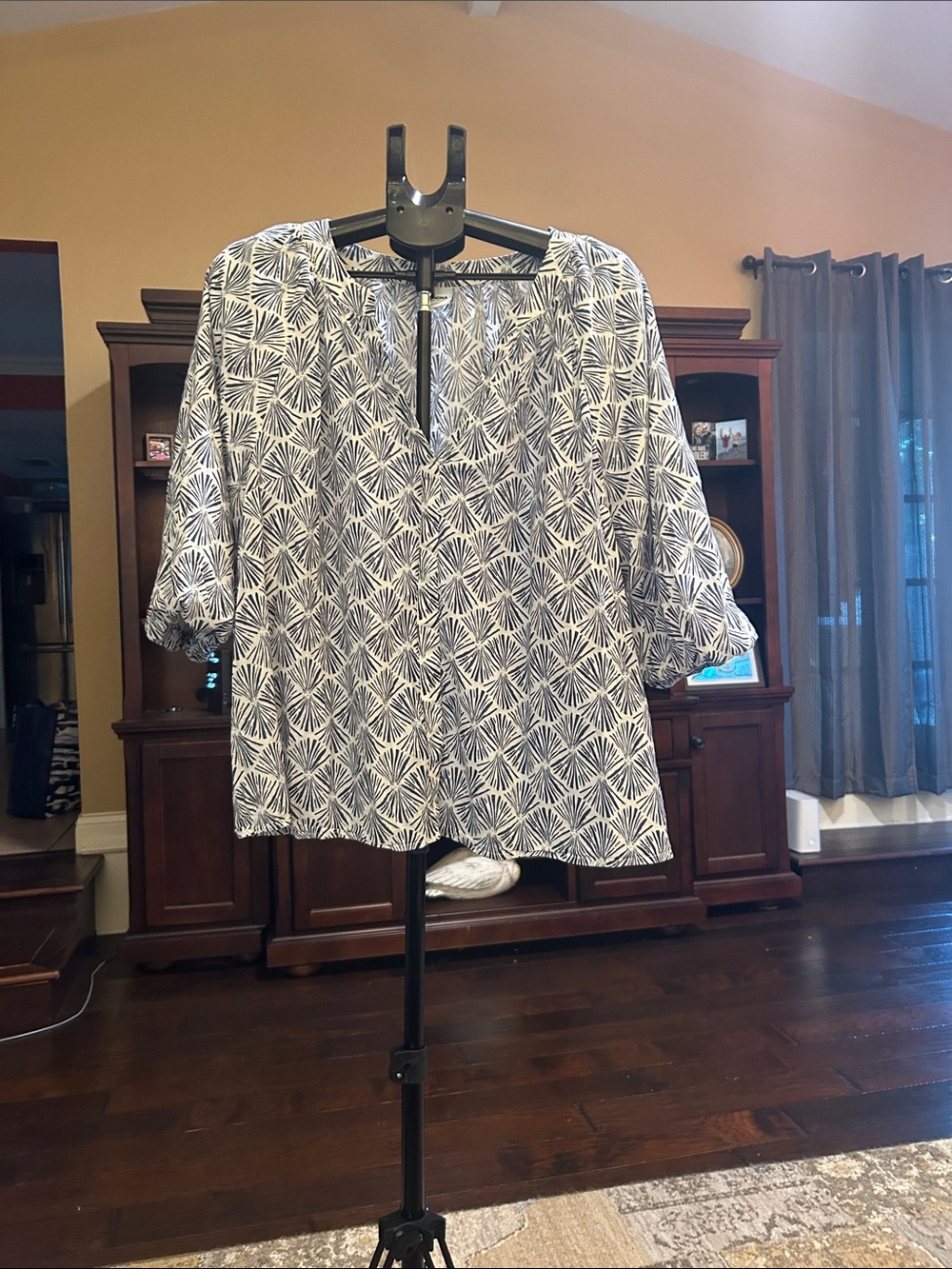 Sonoma Black & White Printed Split-Neck Blouse